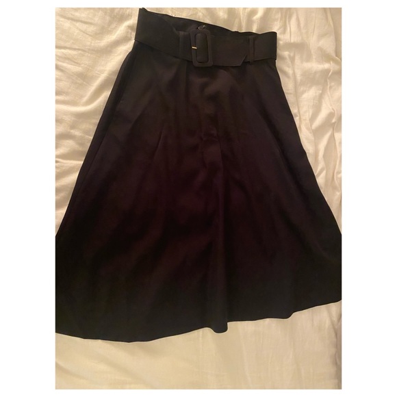 H&M Dresses & Skirts - H&M midi skirt